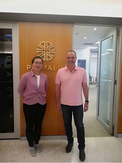 麦尔肯INA与MINT 项目基金管理公司PASPALIS CEO HARLEY先生合照 麦尔肯INA与MINT 项目基金管理公司PASPALIS CEO HARLEY先生合照